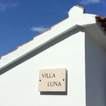 Luna Apartment *